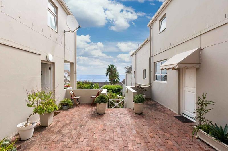 2 Bedroom Property for Sale in Sea Point Western Cape